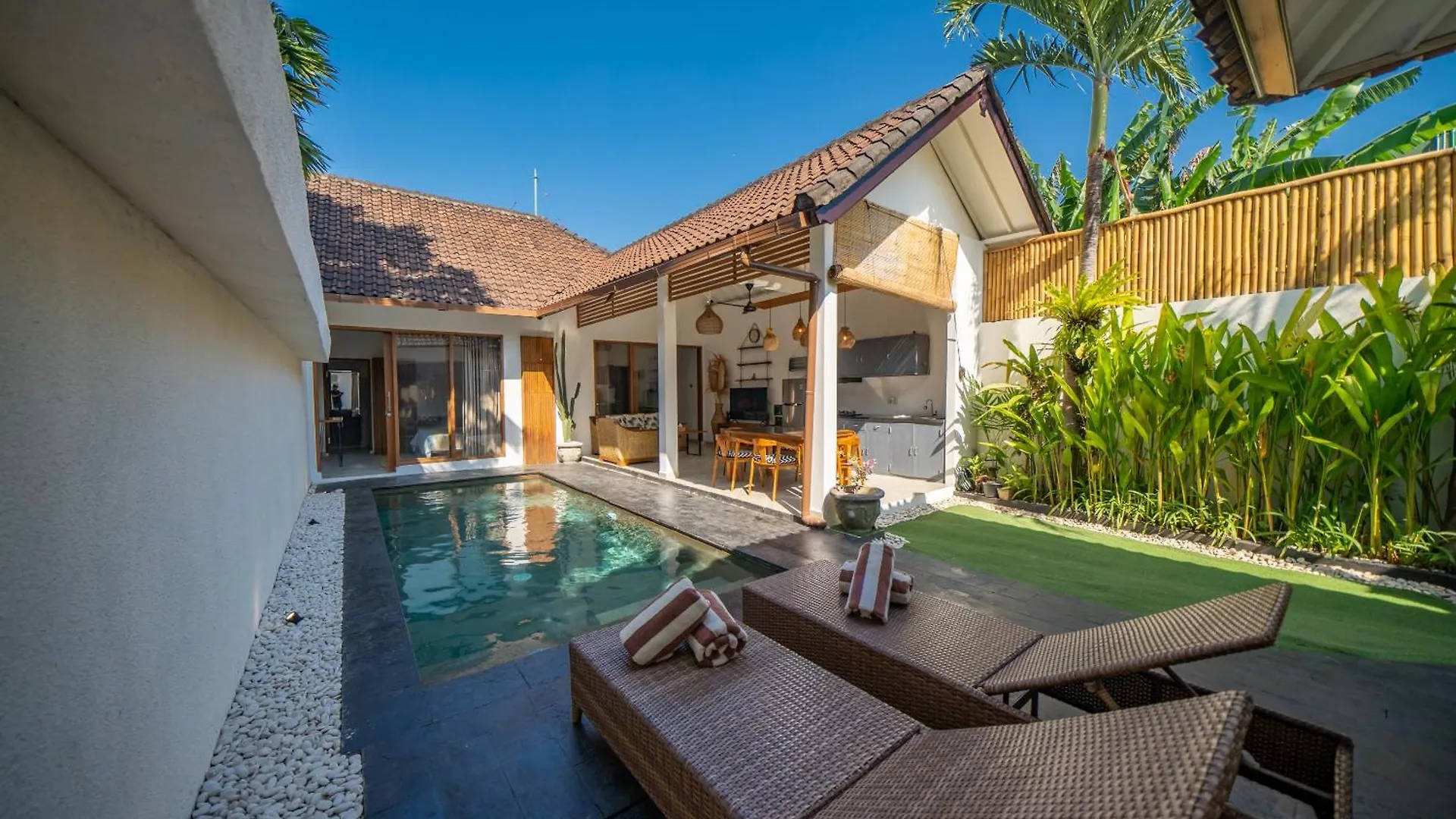 Villa Ivy Moon Seminyak