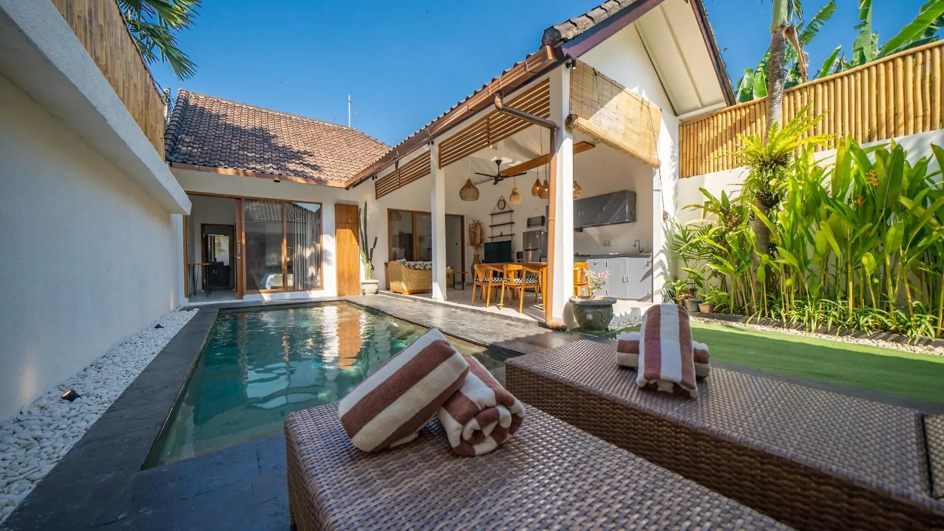 Villa Ivy Moon Seminyak